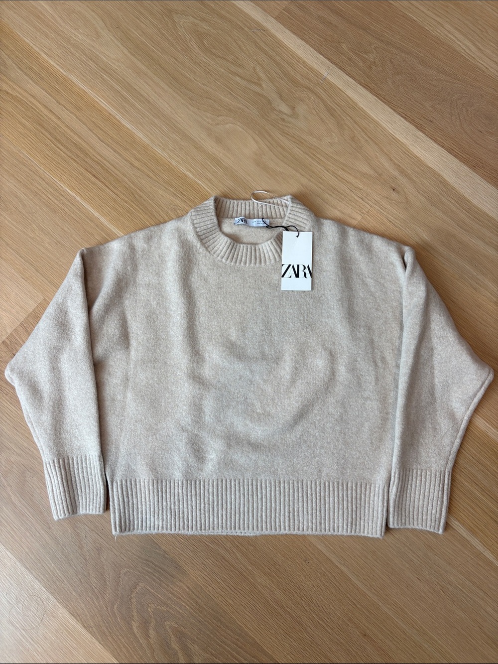 ZARA Beige Crewneck Sweater size medium